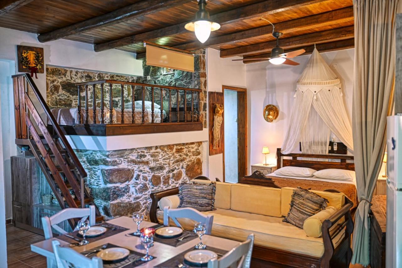 "Pefkopetro" Traditional House Keramotí Exterior photo