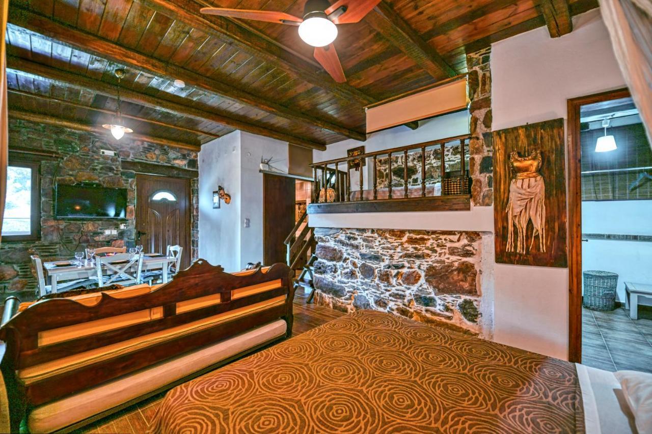 "Pefkopetro" Traditional House Keramotí Exterior photo