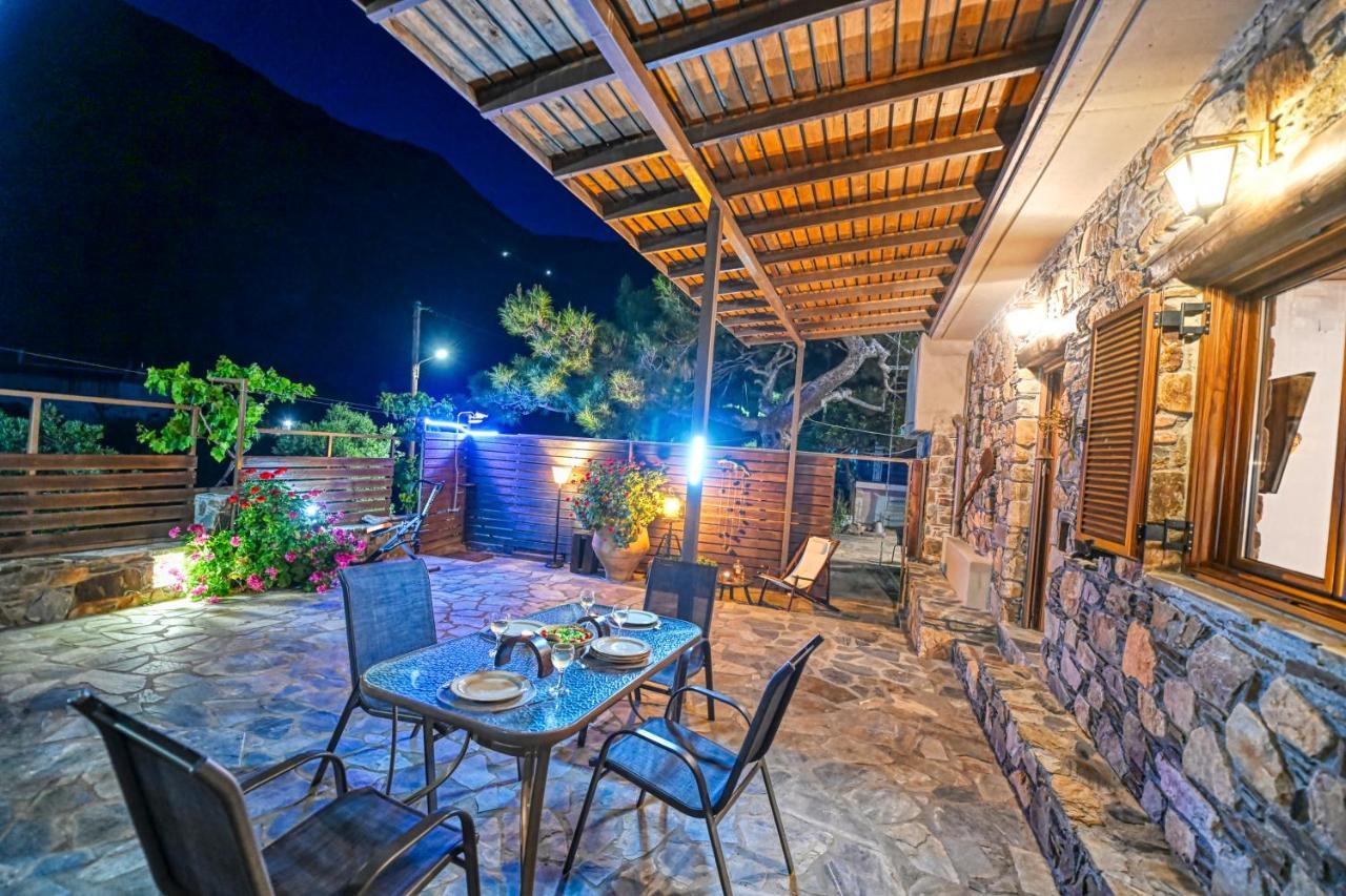"Pefkopetro" Traditional House Keramotí Exterior photo