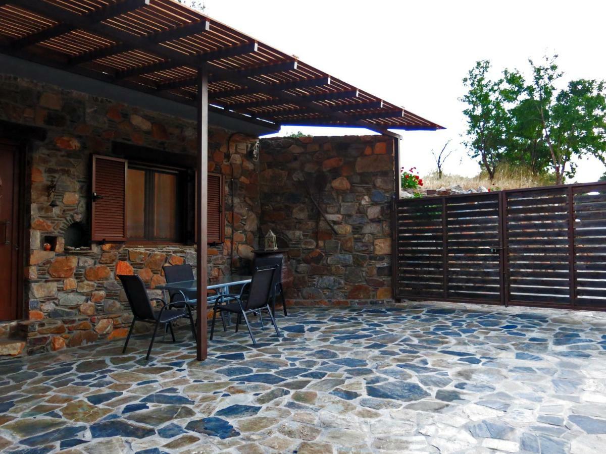 "Pefkopetro" Traditional House Keramotí Exterior photo